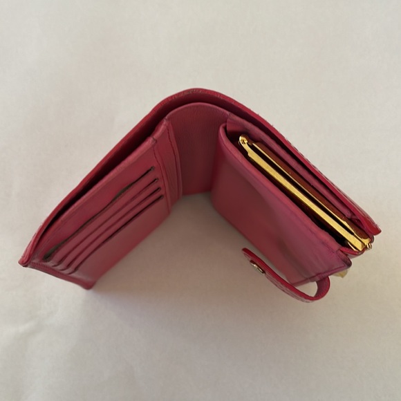 Authentic Louis Vuitton Vernis Patent Leather Wallet, Red - Picture 5 of 8